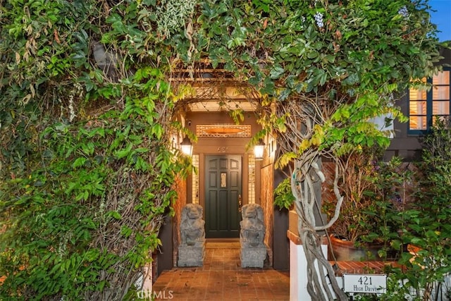 421 High Dr, Laguna Beach, CA 92651 - doorway to property