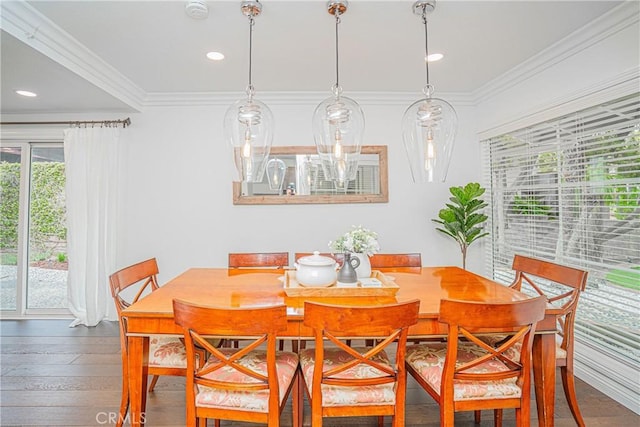 2217 Serrano Pl, Fullerton, CA 92833 - dining area featuring crown molding, recessed lighting, and hardwood / wood-style floors