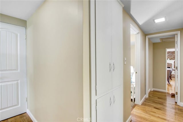 927 Alta Loma Dr, Corona, CA 92882 - hall featuring light wood-style floors and baseboards