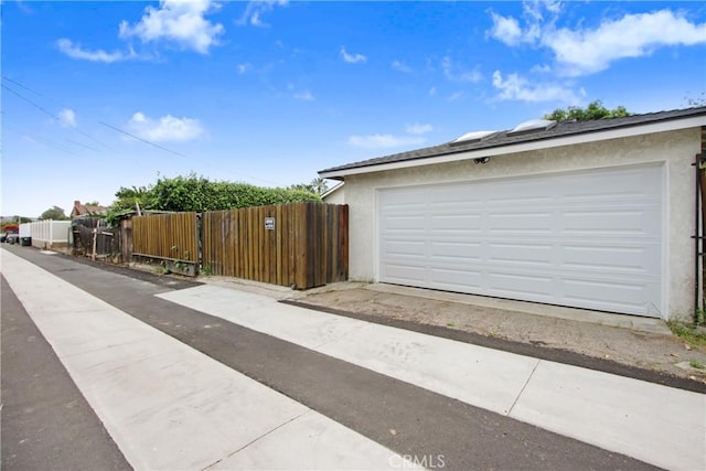 927 Alta Loma Dr, Corona, CA 92882 - view of garage