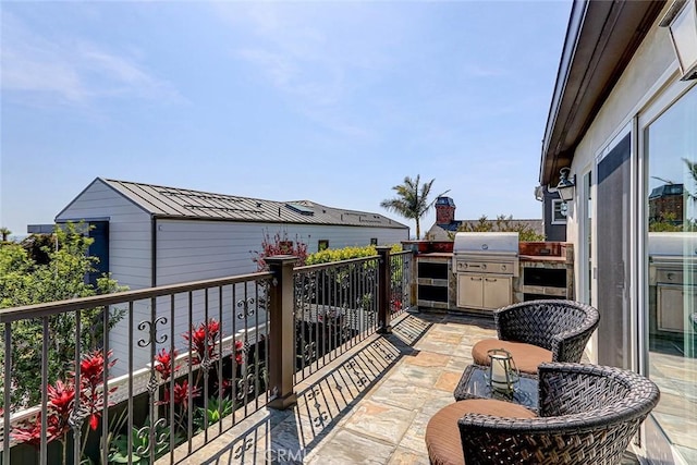 812 8th St, Manhattan Beach, CA 90266 - balcony with grilling area