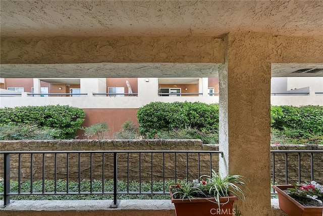 21650 Burbank Blvd Unit 111, Woodland Hills, CA 91367 - exterior space