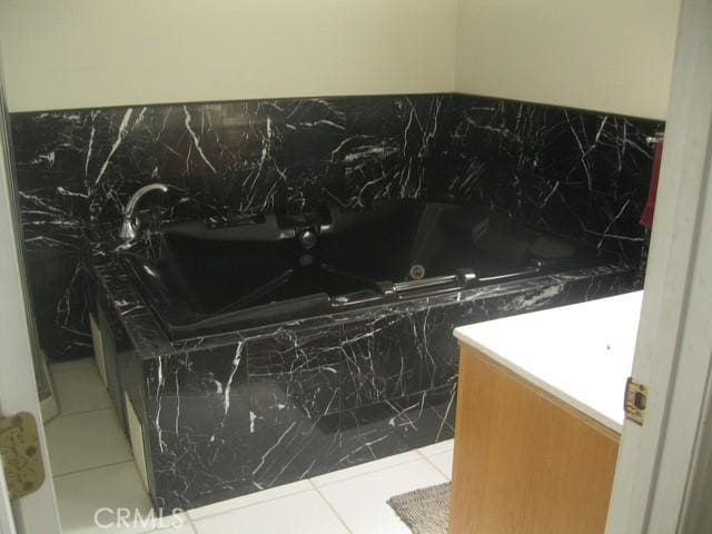 2927 S Genesee Ave, Los Angeles, CA 90016 - interior details featuring crawl space