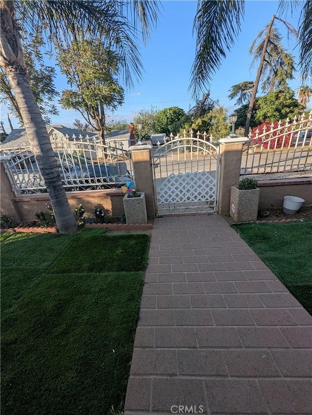 33111 Baldwin Blvd, Lake Elsinore, CA 92530 - view of gate featuring fence