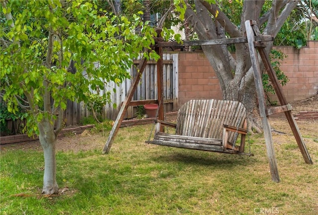 4397 N Skylark Ct, Moorpark, CA 93021 - view of play area featuring a lawn and a fenced backyard