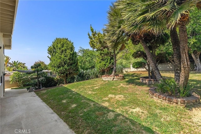 851 Crest Vista Dr, Monterey Park, CA 91754 - view of yard featuring fence