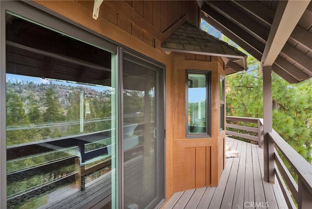 825 Grass Valley Rd, Lake Arrowhead, CA 92352 - view of wooden deck