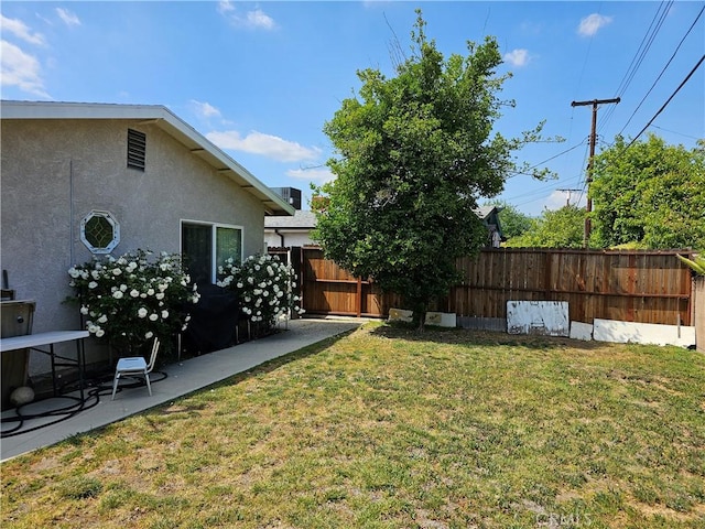9526 Fullbright Ave, Chatsworth, CA 91311 - view of yard featuring fence