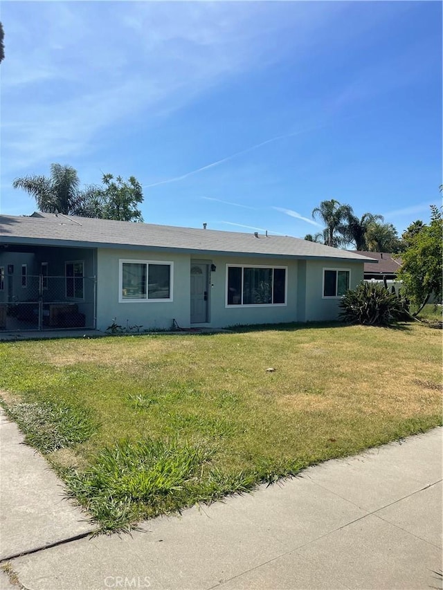 2998 Mary St, Riverside, CA 92506 - ranch-style house with stucco siding and a front yard