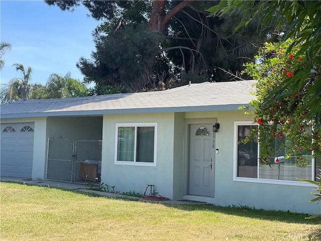 2998 Mary St, Riverside, CA 92506 - ranch-style house with stucco siding and a front yard