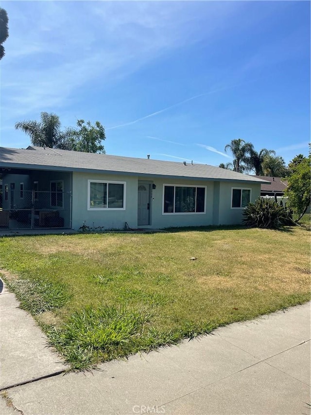 2998 Mary St, Riverside, CA 92506 - ranch-style home with stucco siding and a front yard