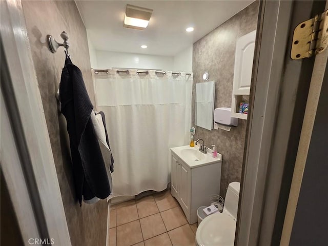 2998 Mary St, Riverside, CA 92506 - full bath featuring toilet, tile patterned floors, curtained shower, vanity, and recessed lighting