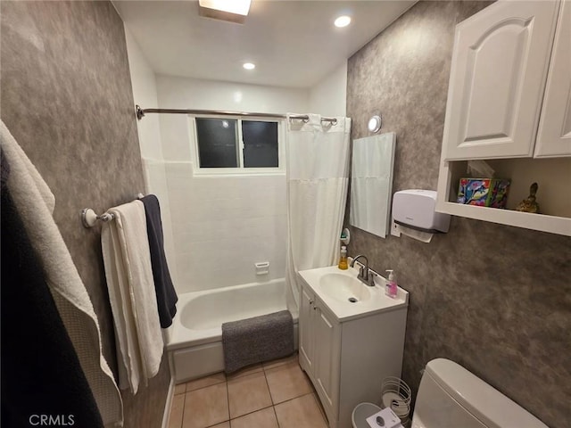 2998 Mary St, Riverside, CA 92506 - full bath featuring toilet, tile patterned flooring, vanity, and shower / bath combo with shower curtain