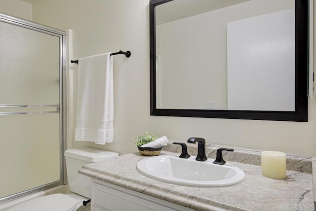 3168 Via Vis Unit B, Laguna Woods, CA 92637 - full bathroom with toilet and vanity