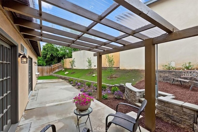 810 Hacienda Dr, Riverside, CA 92507 - view of patio with a pergola and a fenced backyard
