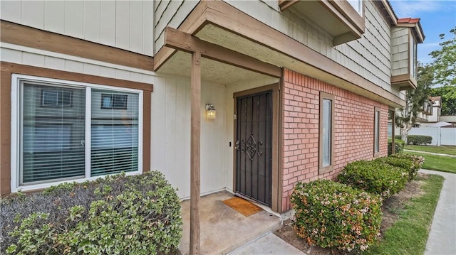 view of entrance to property
