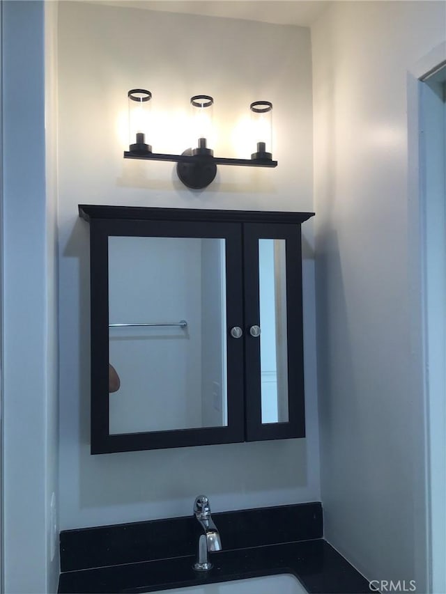 bathroom featuring a sink