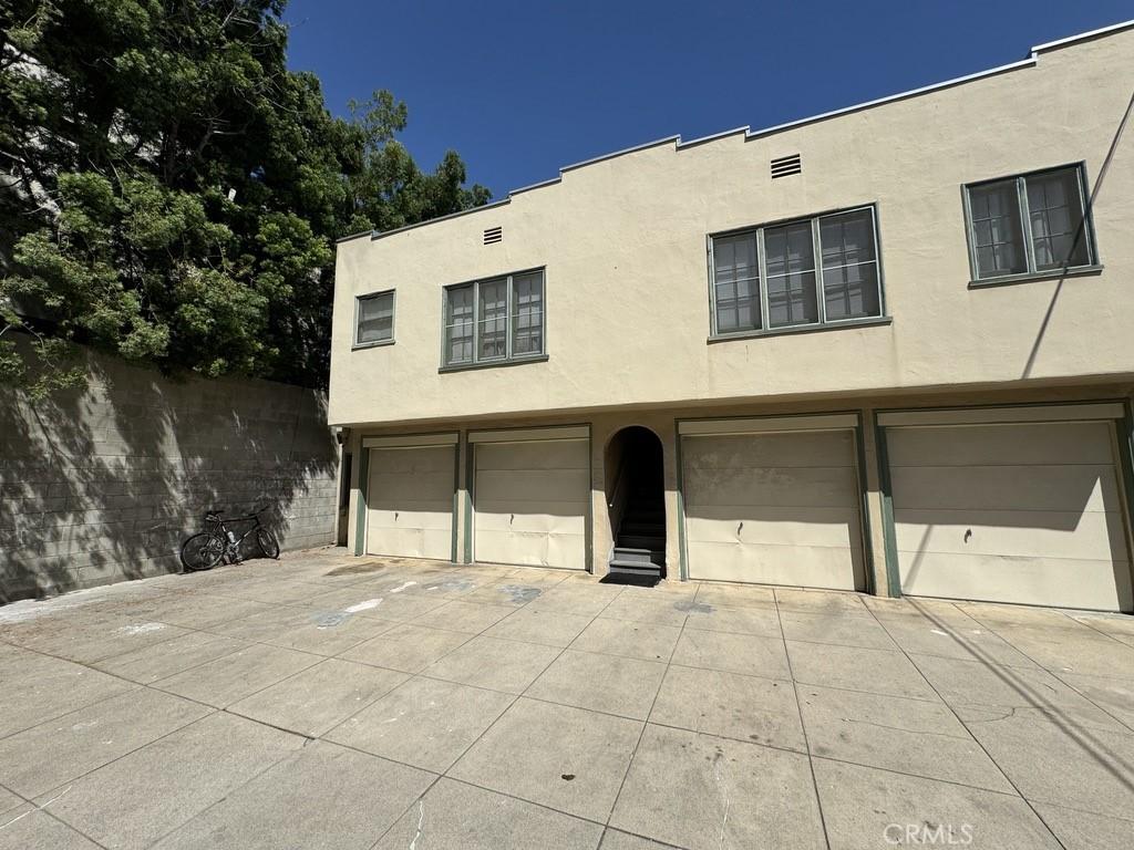 697 Mira Monte Pl, Pasadena, CA 91101 - photo 2