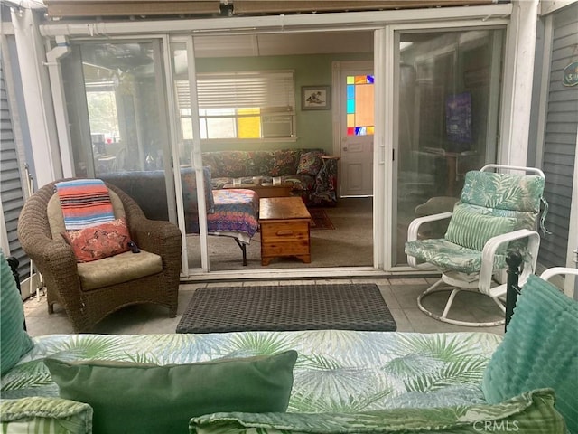 320 Metropole Ave Unit C, Avalon, CA 90704 - view of sunroom
