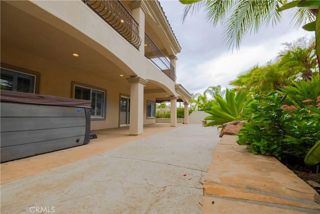 29515 Longhorn Dr, Canyon Lake, CA 92587 - view of patio / terrace with a hot tub
