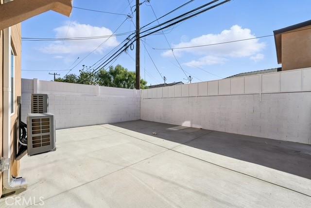 22020 Pioneer Blvd Unit A & B, Hawaiian Gardens, CA 90716 - fenced backyard with a patio area