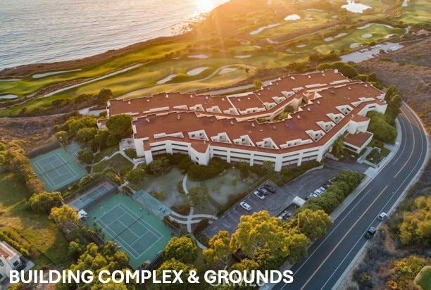 birds eye view of property featuring golf course view