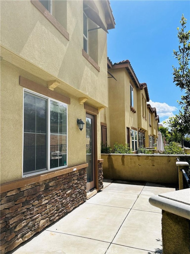 8054 Cresta Bella Rd, Rancho Cucamonga, CA 91730 - view of patio / terrace