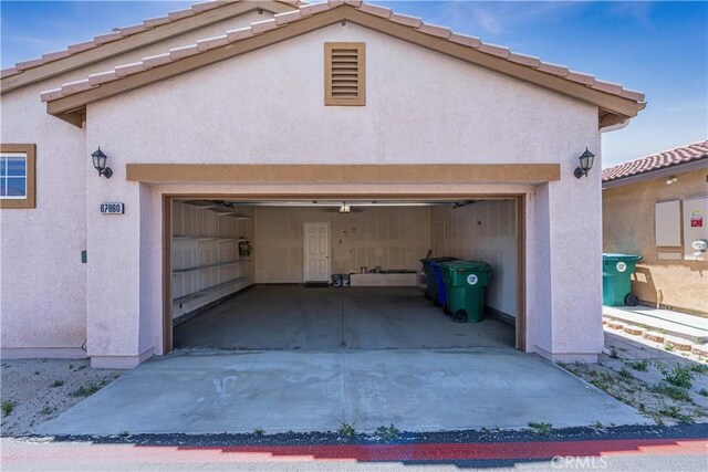 67960 Rio Vista Dr, Cathedral City, CA 92234 - view of garage