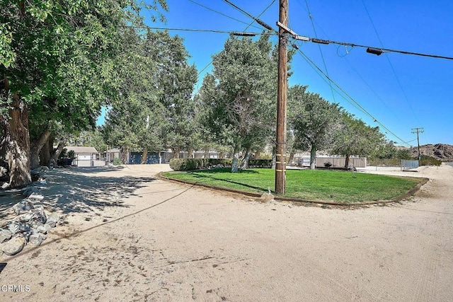 10298 Custer Ave, Lucerne Valley, CA 92356 - photo 13