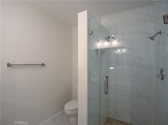 1446 Via Castilla, Palos Verdes Estates, CA 90274 - full bath with toilet, a stall shower, and baseboards