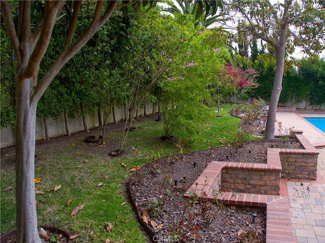 1446 Via Castilla, Palos Verdes Estates, CA 90274 - fenced backyard featuring a patio area