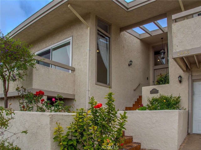 1446 Via Castilla, Palos Verdes Estates, CA 90274 - property entrance with stucco siding