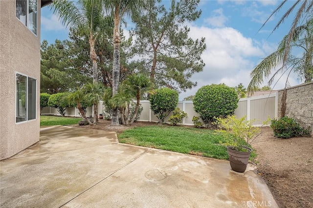 701 Black Oak Cir, Corona, CA 92881 - view of yard featuring a fenced backyard and a patio