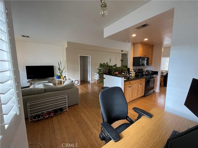 4437 Avocado St Unit 107, Los Angeles, CA 90027 - photo 9