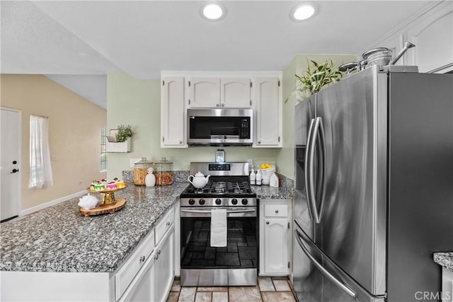 2505 Rosemary Ln, San Bernardino, CA 92407 - photo 9