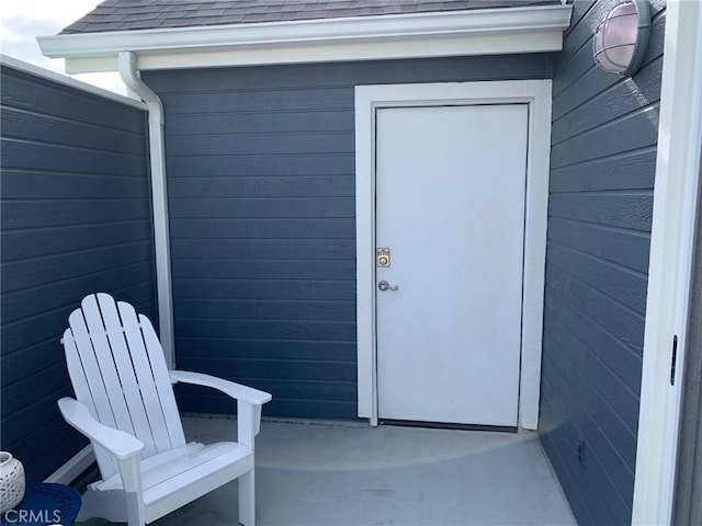 2617 Huntington Ln Unit B, Redondo Beach, CA 90278 - doorway to property with roof with shingles