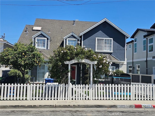2617 Huntington Ln Unit B, Redondo Beach, CA 90278 - view of front of house featuring a fenced front yard
