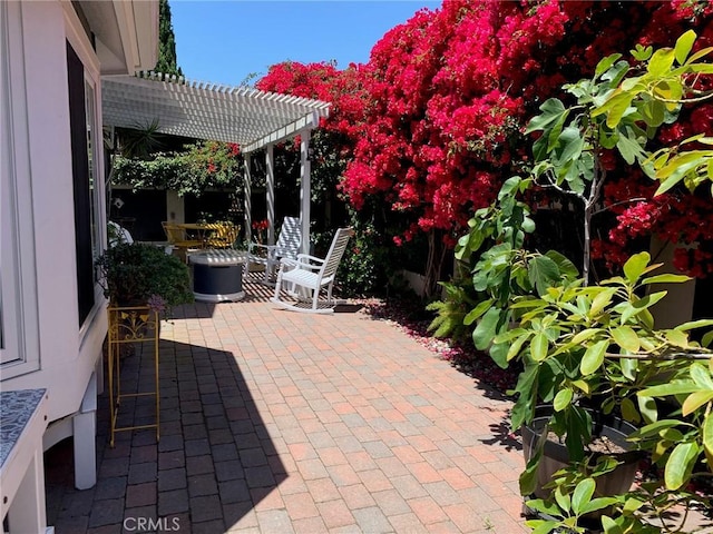 2617 Huntington Ln Unit B, Redondo Beach, CA 90278 - view of patio / terrace with a pergola