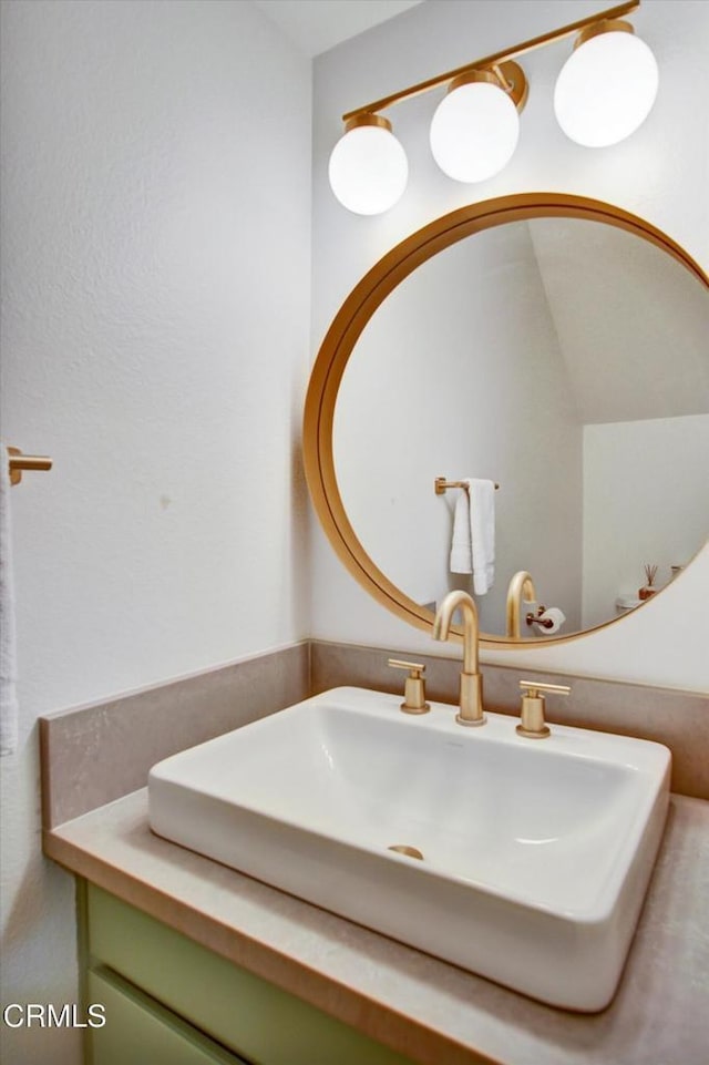 bathroom featuring a sink