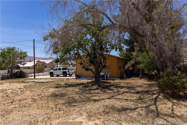 8782 Peach Ave, Hesperia, CA 92345 - view of yard