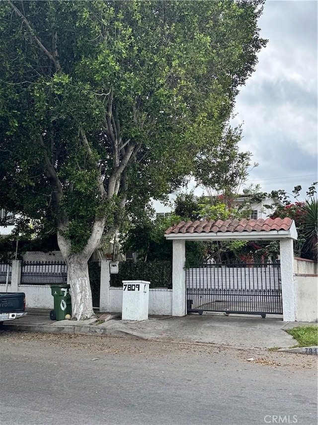 7809 Troost Ave, North Hollywood, CA 91605 - photo 1