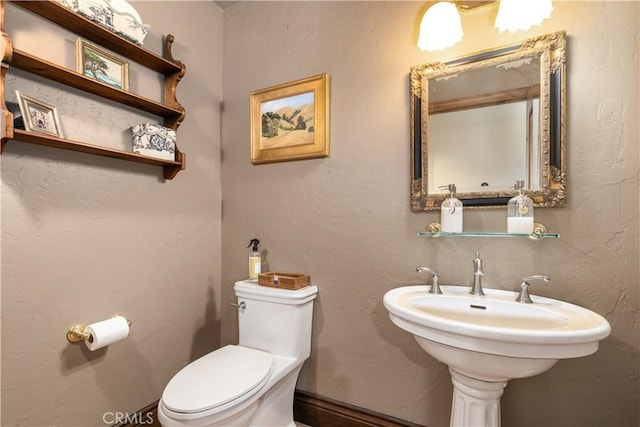 1015 Wild Oats Way, Templeton, CA 93465 - half bathroom featuring toilet and a sink