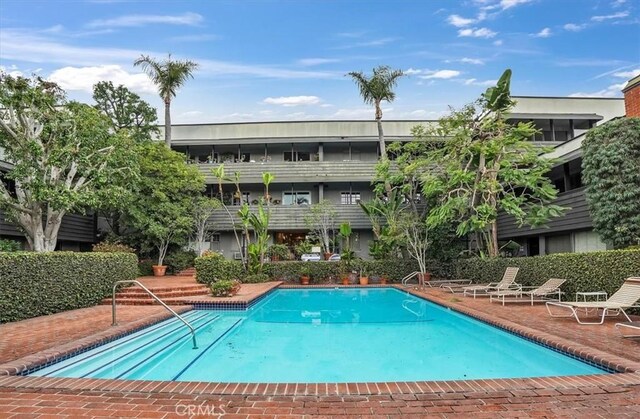 11767 W Sunset Blvd Unit 206, Los Angeles, CA 90049 - view of community pool