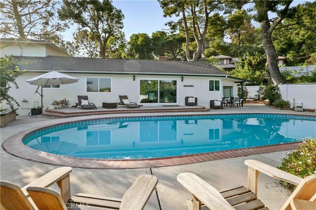 2320 Jayma Ln, La Crescenta, CA 91214 - view of pool featuring a patio area