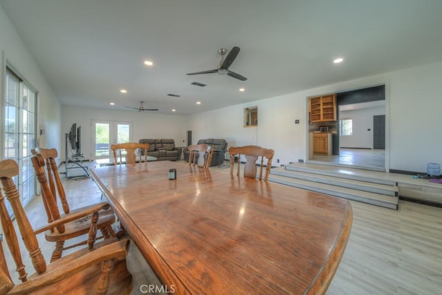 dining area featuring visible vents, light wood-type flooring, recessed lighting, and a ceiling fan