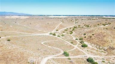 6800 Arrowhead Lake Rd, Hesperia, CA 92345