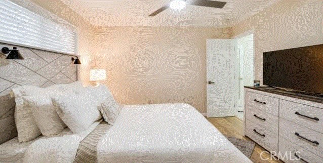 bedroom with a ceiling fan