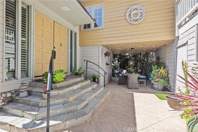 31588 Table Rock Dr, Laguna Beach, CA 92651 - doorway to property featuring a patio area