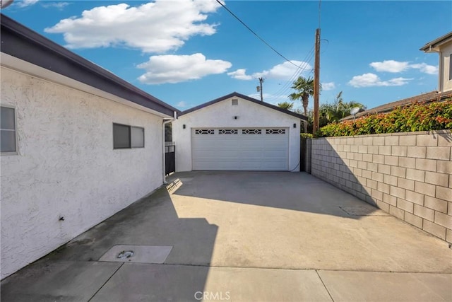 5211 Mcclintock Ave, Temple City, CA 91780 - detached garage featuring fence