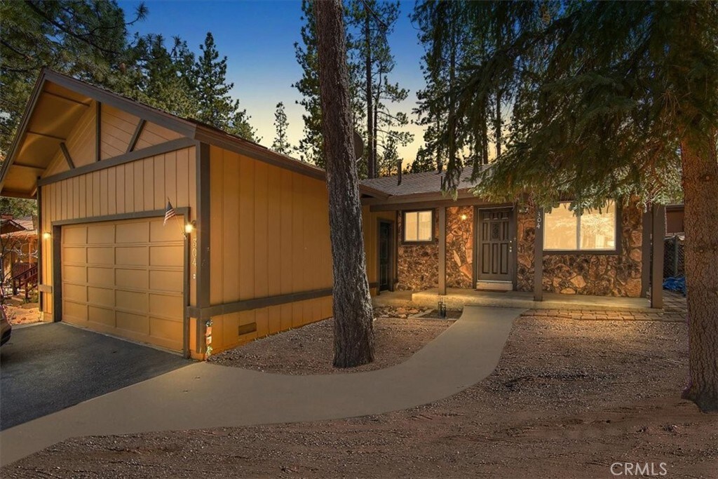 304 E Mojave Blvd, Big Bear City, CA 92314 - photo 1